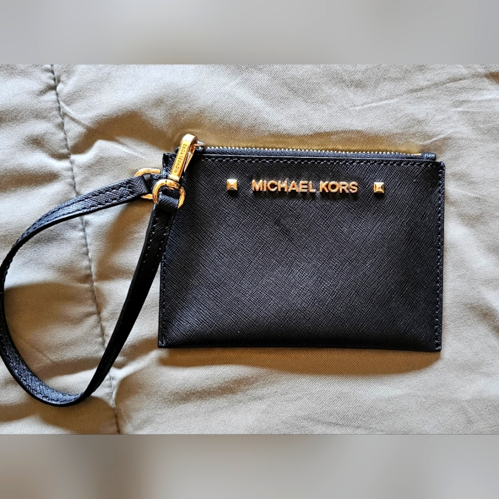 Michael kors wristlet
